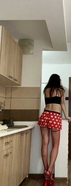 Ruxx 32 Skinny Girl Incall + Outcall verificata poze + video damelux ro